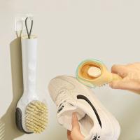 Щётка для чистки одежды и обуви с дозатором моющим средством