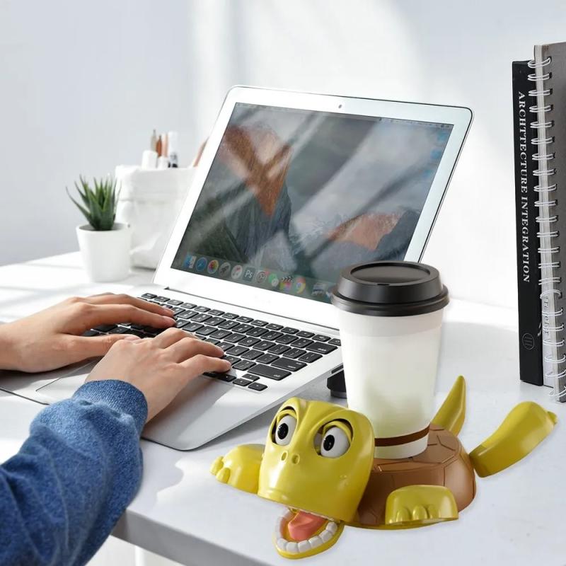 Интерактивная подставка для кружек Удивленная черепаха : прикольный антистресс