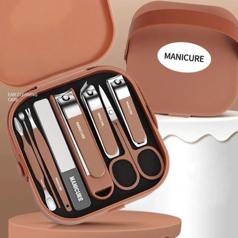 Набор инструментов для маникюра и педикюра  из 8 инструментов