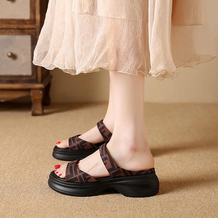 Женские тапочки с открытым носком и высоким каблуком во французском стиле