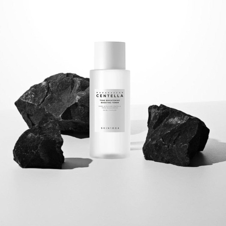 SKIN1004 Мягкий осветляющий тоник с центеллой / SKIN1004 Madagascar Centella Tone Brightening Boosting Toner, 210мл