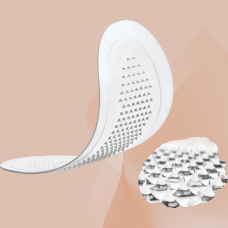 Патчи для глаз с микроиглами и гиалуроновой кислотой.