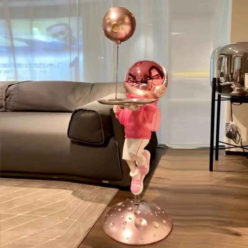 Статуэтка  Астронавт