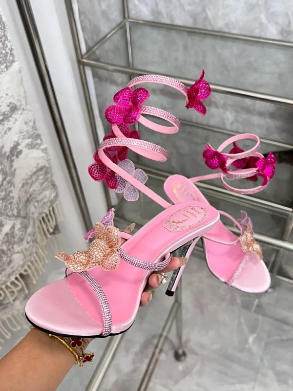 Босоножки на высоком каблуке с цветочным принтом