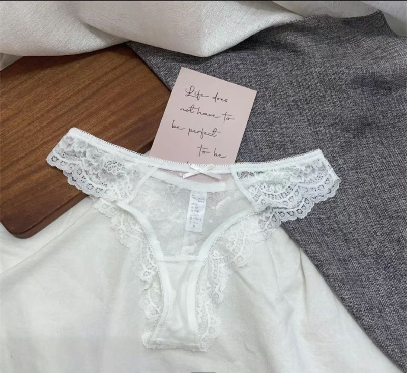 Женские кружевные трусики - стринги 3шт.